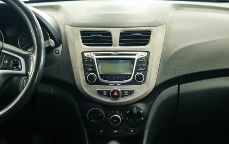 Hyundai Solaris II рестайлинг, 2011 год, 750 000 рублей, 14 фотография