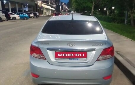 Hyundai Solaris II рестайлинг, 2014 год, 750 000 рублей, 2 фотография
