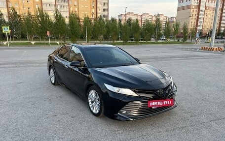 Toyota Camry, 2019 год, 2 640 000 рублей, 2 фотография