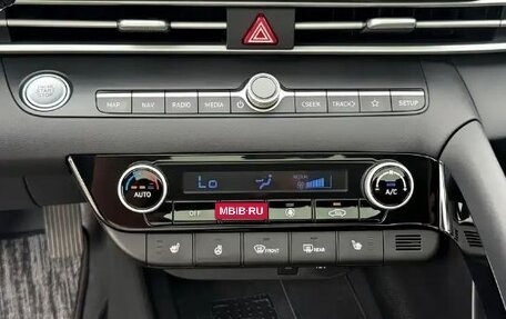 Hyundai Elantra, 2023 год, 1 570 000 рублей, 19 фотография