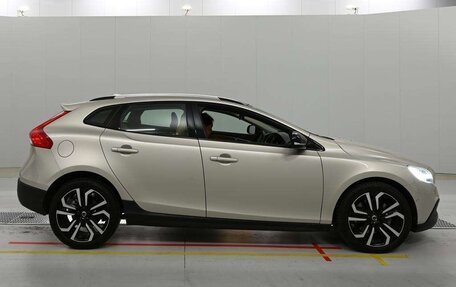Volvo V40 II рестайлинг, 2019 год, 978 009 рублей, 8 фотография