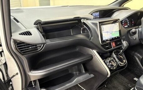 Toyota Voxy III, 2021 год, 1 637 009 рублей, 14 фотография