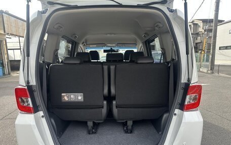 Honda Freed I, 2014 год, 877 000 рублей, 24 фотография