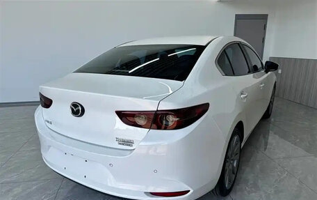 Mazda 3, 2023 год, 1 850 000 рублей, 4 фотография