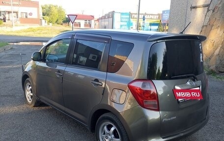 Toyota Ractis I, 2005 год, 595 000 рублей, 3 фотография