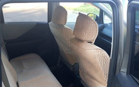 Toyota Ractis I, 2005 год, 595 000 рублей, 11 фотография