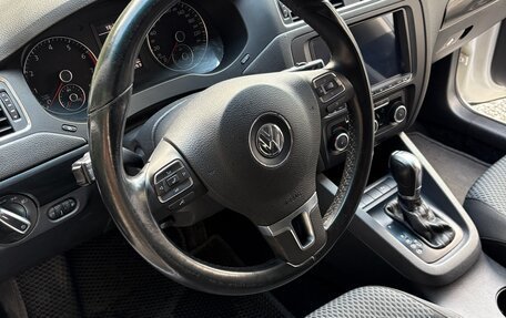 Volkswagen Jetta VI, 2011 год, 1 200 000 рублей, 7 фотография