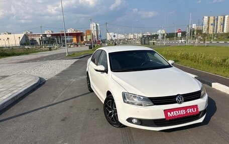 Volkswagen Jetta VI, 2011 год, 1 200 000 рублей, 2 фотография