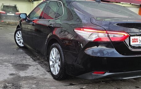 Toyota Camry, 2020 год, 2 300 000 рублей, 4 фотография