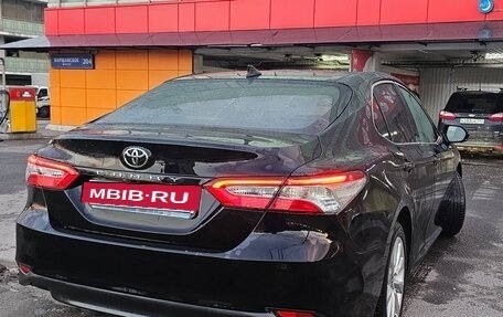 Toyota Camry, 2020 год, 2 300 000 рублей, 3 фотография