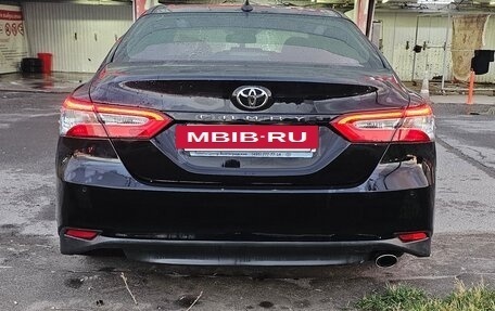 Toyota Camry, 2020 год, 2 300 000 рублей, 5 фотография