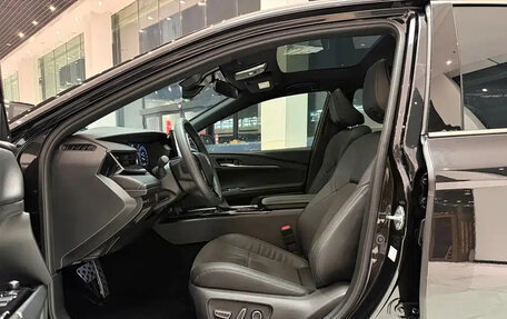Toyota Camry, 2025 год, 3 800 000 рублей, 9 фотография
