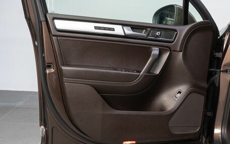 Volkswagen Touareg III, 2013 год, 2 599 000 рублей, 11 фотография