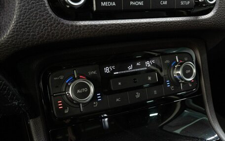 Volkswagen Touareg III, 2013 год, 2 599 000 рублей, 23 фотография