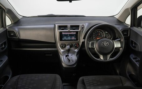 Toyota Ractis II, 2013 год, 999 000 рублей, 17 фотография