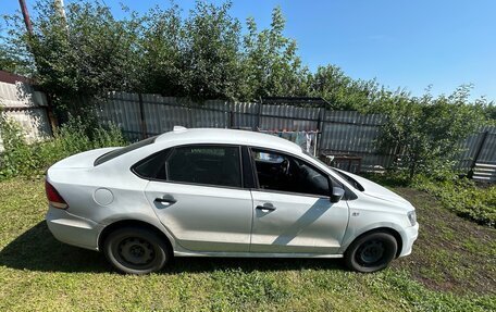Volkswagen Polo VI (EU Market), 2015 год, 450 000 рублей, 5 фотография