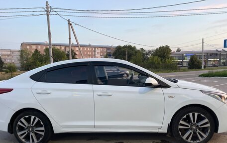 Hyundai Solaris II рестайлинг, 2017 год, 900 000 рублей, 3 фотография