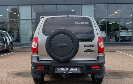 Chevrolet Niva I рестайлинг, 2015 год, 565 000 рублей, 6 фотография
