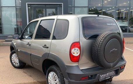 Chevrolet Niva I рестайлинг, 2015 год, 565 000 рублей, 5 фотография