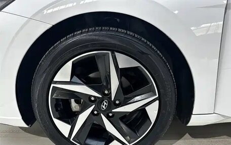 Hyundai Elantra, 2023 год, 1 520 000 рублей, 8 фотография
