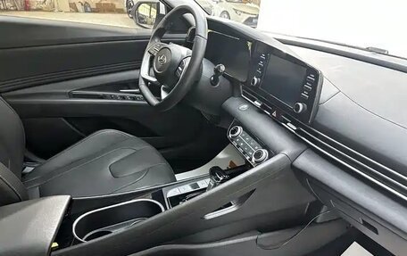 Hyundai Elantra, 2023 год, 1 520 000 рублей, 13 фотография