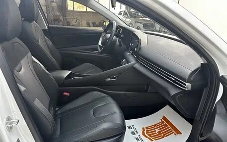Hyundai Elantra, 2023 год, 1 520 000 рублей, 14 фотография