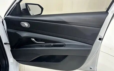 Hyundai Elantra, 2023 год, 1 520 000 рублей, 23 фотография