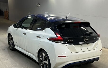 Nissan Leaf II, 2017 год, 1 950 000 рублей, 4 фотография
