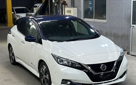 Nissan Leaf II, 2017 год, 1 950 000 рублей, 2 фотография
