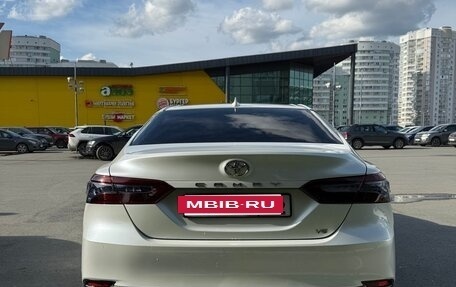 Toyota Camry, 2019 год, 3 250 000 рублей, 4 фотография