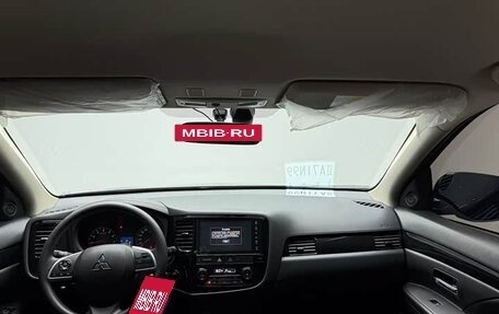 Mitsubishi Outlander III рестайлинг 3, 2021 год, 1 790 000 рублей, 7 фотография