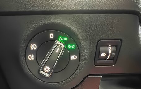 Skoda Karoq I, 2022 год, 2 100 000 рублей, 8 фотография