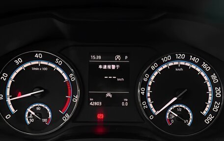 Skoda Karoq I, 2022 год, 2 100 000 рублей, 15 фотография