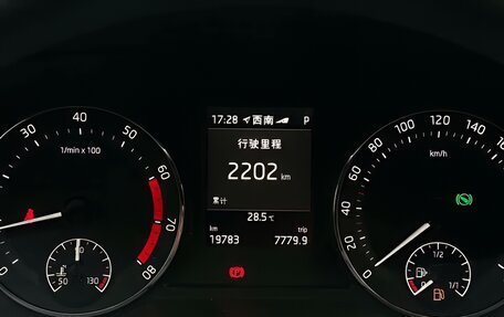 Skoda Octavia IV, 2023 год, 2 200 000 рублей, 8 фотография