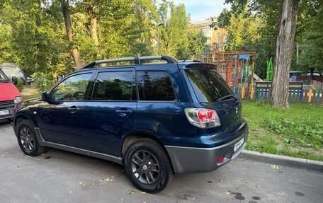 Mitsubishi Outlander III рестайлинг 3, 2004 год, 665 000 рублей, 3 фотография