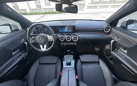 Mercedes-Benz A-Класс, 2022 год, 1 850 000 рублей, 7 фотография