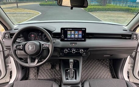 Honda Vezel, 2023 год, 1 665 000 рублей, 14 фотография