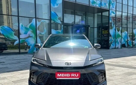 Toyota Camry, 2025 год, 3 700 000 рублей, 2 фотография
