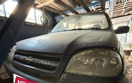 Chevrolet Niva I рестайлинг, 2005 год, 150 000 рублей, 1 фотография