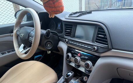 Hyundai Elantra VI рестайлинг, 2018 год, 1 255 000 рублей, 3 фотография