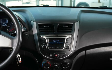 Hyundai Solaris II рестайлинг, 2016 год, 928 000 рублей, 16 фотография