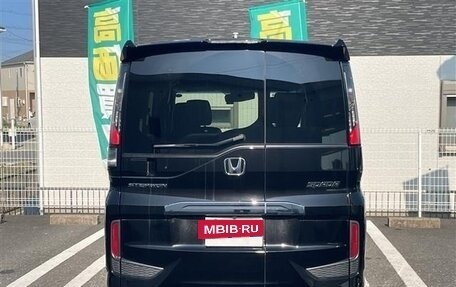 Honda Stepwgn IV, 2021 год, 1 800 000 рублей, 3 фотография