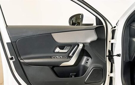 Mercedes-Benz A-Класс, 2024 год, 2 450 000 рублей, 9 фотография