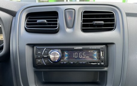 Renault Logan II, 2015 год, 725 000 рублей, 13 фотография