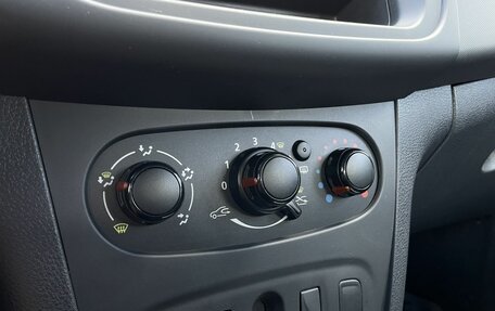 Renault Logan II, 2015 год, 725 000 рублей, 14 фотография