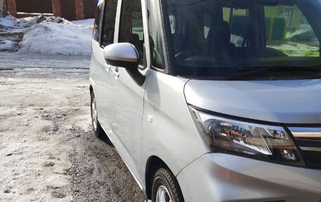 Toyota Roomy I, 2021 год, 930 000 рублей, 2 фотография