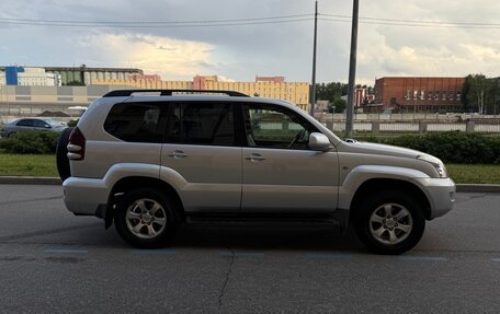 Toyota Land Cruiser Prado 120 рестайлинг, 2005 год, 2 000 000 рублей, 4 фотография