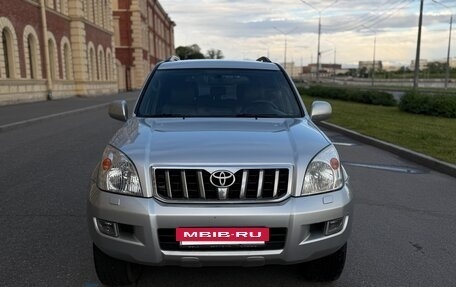 Toyota Land Cruiser Prado 120 рестайлинг, 2005 год, 2 000 000 рублей, 2 фотография