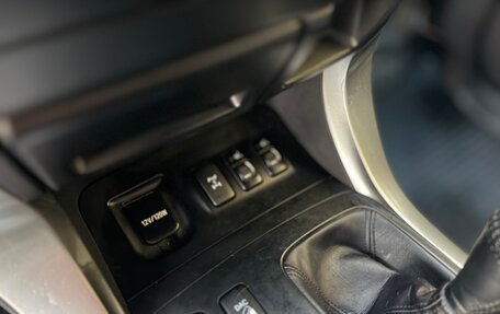 Toyota Land Cruiser Prado 120 рестайлинг, 2005 год, 2 000 000 рублей, 15 фотография