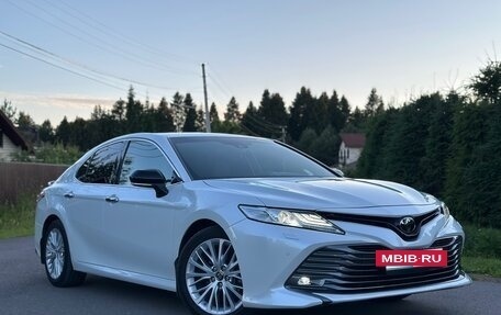 Toyota Camry, 2019 год, 2 950 000 рублей, 2 фотография